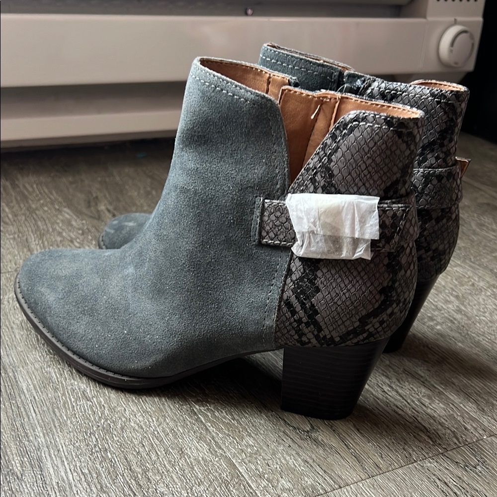 Vionic Ankle Booties